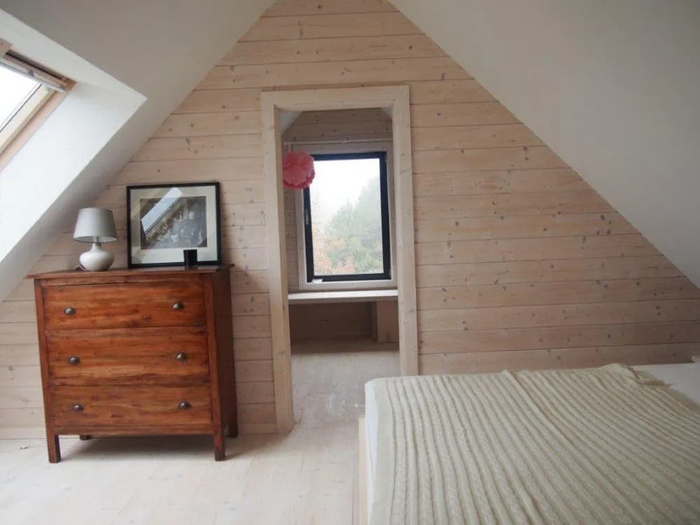 Jak skutecznie czyścić boazerię drewnianą? Najlepsze metody i porady